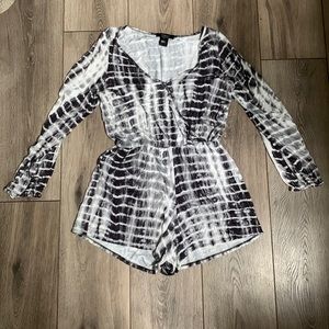 Super cute long sleeve romper